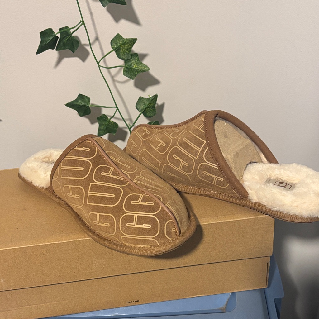 Ugg W Pearls Ugg Graphic